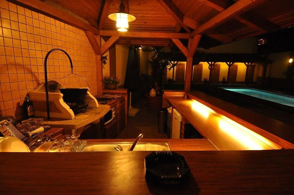 Eszti Vendeghaz Guest House Debrecen